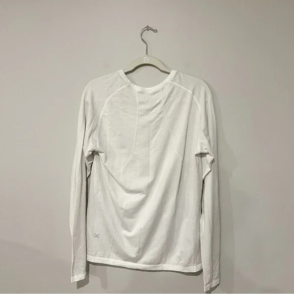 Lululemon Metal Vent Tech Long Sleeve 2.0 in White - Picture 7 of 8